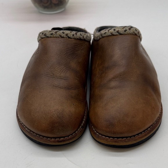 Simple Brown Leather Slip-On Loafers Size 10 MCL9144A
